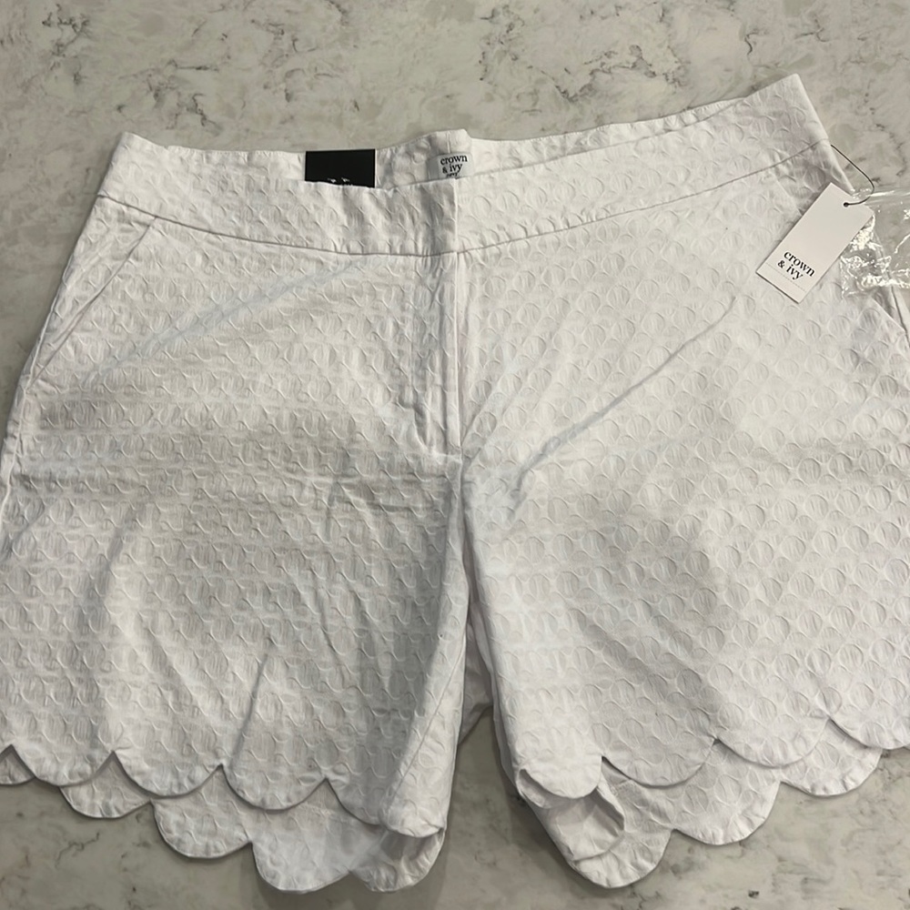 Crown & ivy curvy white shorts size 18w